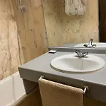 2 Etoiles Proche Et Commerces Nyaraló